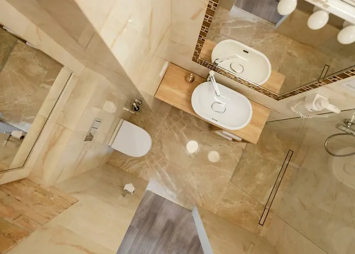 斯特普诺公寓 3*